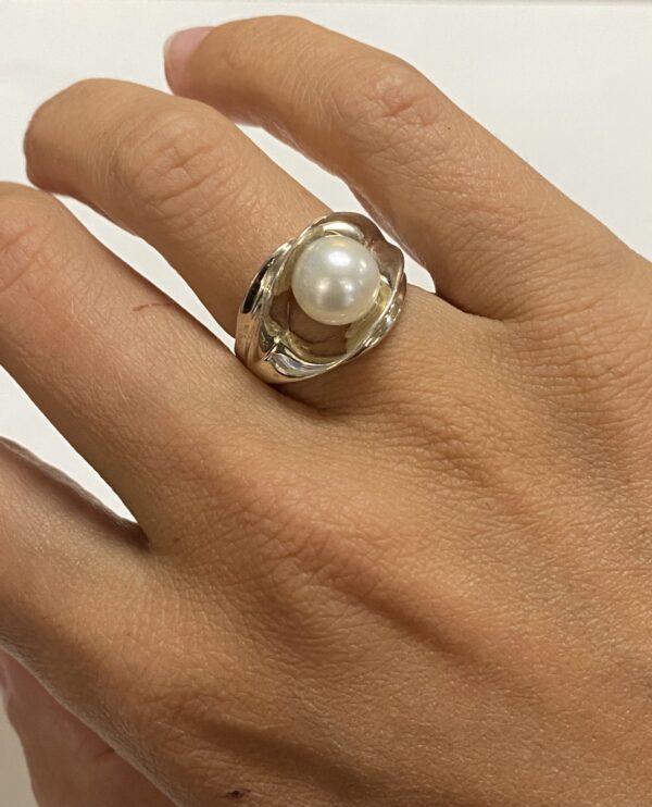 Pearl Ring