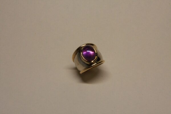 Oval Amethyst Cab Ring